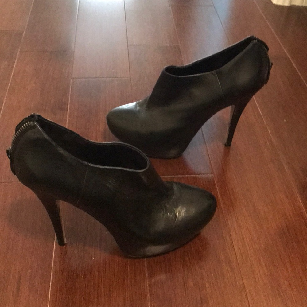 Vince Camuto Black bootie